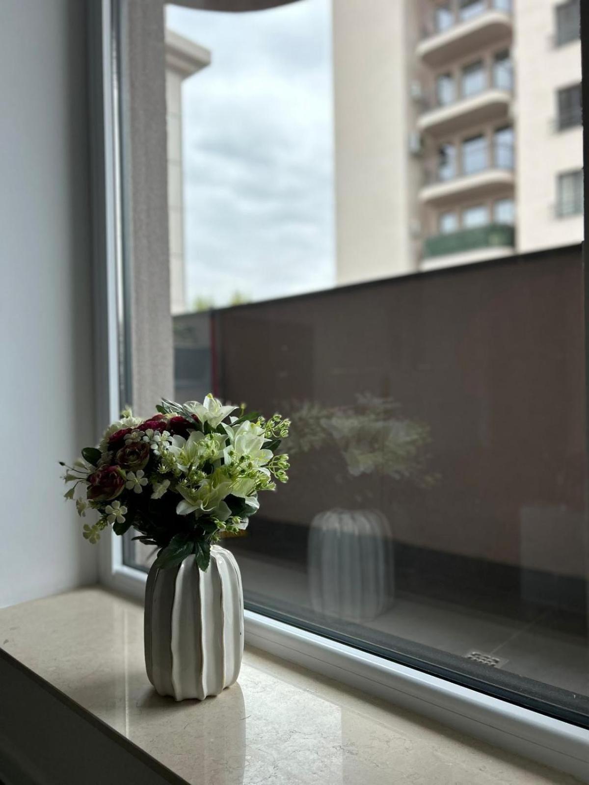 Summit Stay Apartment Бухарест Экстерьер фото